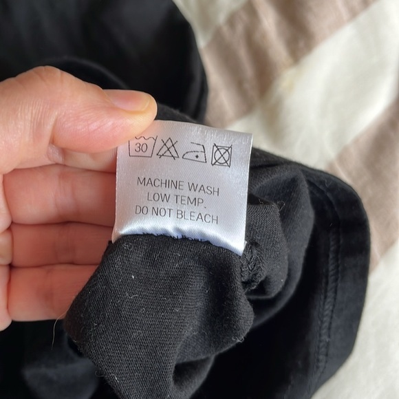 The Frankie Shop Eva Padded Shoulder Muscle T-Shirt Black Size Extra Small. - Picture 12 of 14